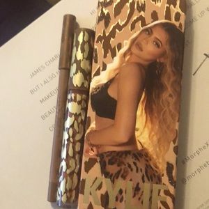 Kylie lip kit cheetah shade can’t be tamed